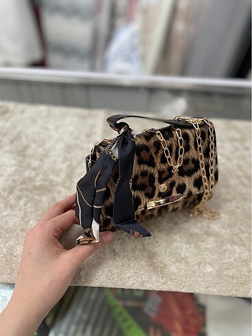 Beden siyah Renk Leopar desen zincirli çanta