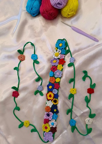 Renkli Çiçek Desenli Saç Aksesuarı