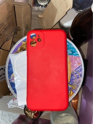 Zara iPhone 11 kırmızı kılıf