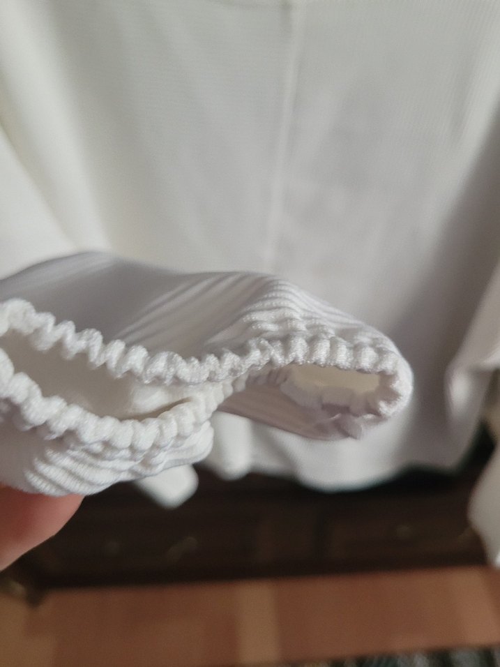 Kadın Beyaz Keten Pliseli Uzun Kollu Bluz - Görsel 2