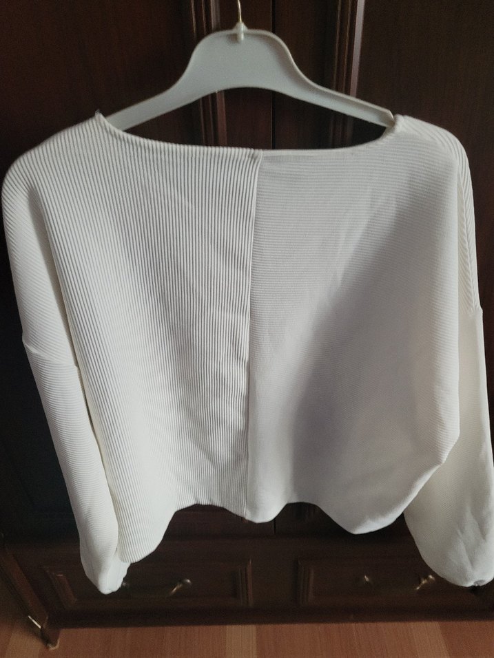 Kadın Beyaz Keten Pliseli Uzun Kollu Bluz - Görsel 3