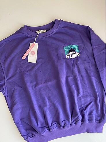 Sweatshirt