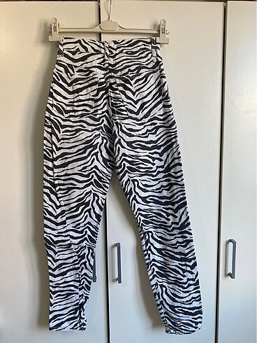 xs Beden Mango zebra desenli jeans pantolon