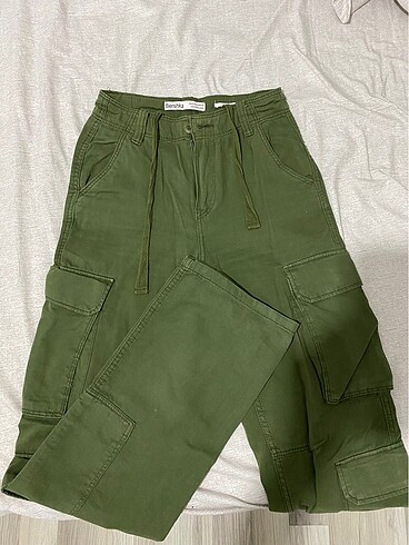 BERSHKA KARGO PANTOLON