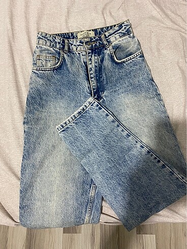 DİLVİN MOM JEAN