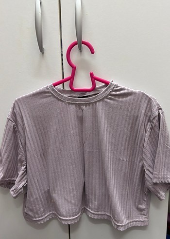 Gri Piliseli Kısa Kollu Crop Top - Görsel 2