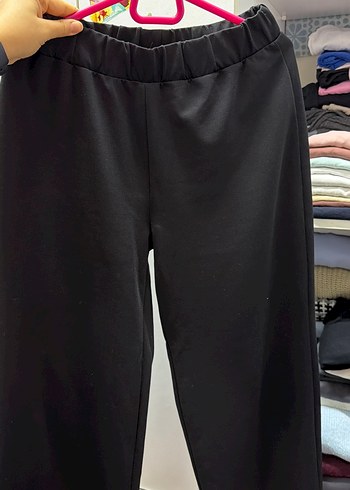 Siyah Kadın Dar Kesim Midi Kumaş Pantolon - Görsel 2