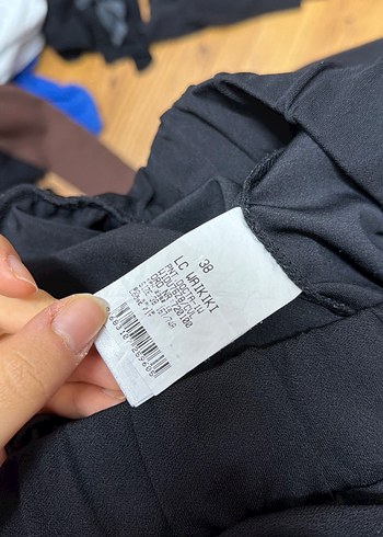 Siyah Kadın Dar Kesim Midi Kumaş Pantolon - Görsel 5