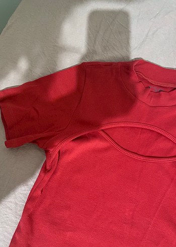 Kısa Kollu Kırmızı Kadın Tişört - Görsel 2