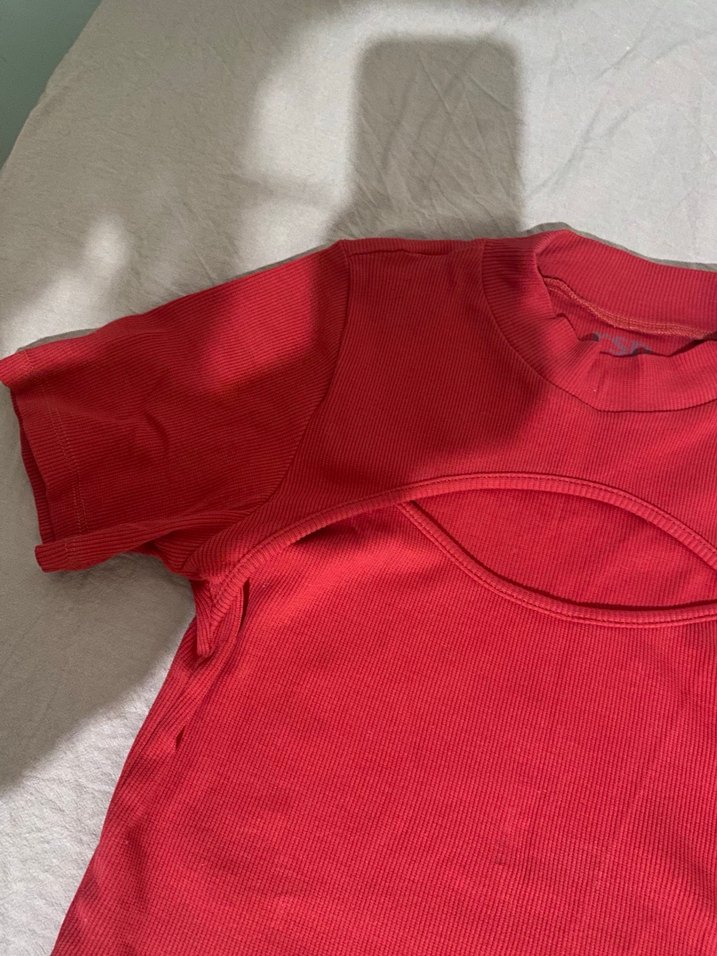 Kısa Kollu Kırmızı Kadın Tişört - Görsel 2