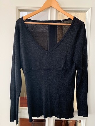 BCBG Maxazria siyah v yaka triko