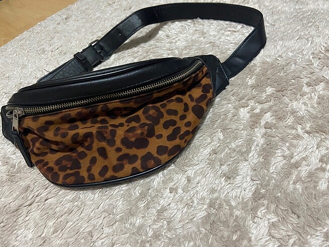 Stradivarius bel çantası
