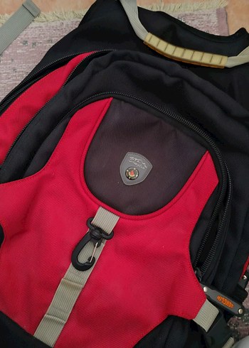 Kırmızı Sırt Bilgisayar Çantası - Görsel 3