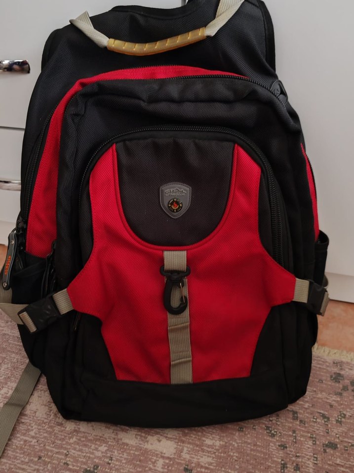 Kırmızı Sırt Bilgisayar Çantası - Görsel 2