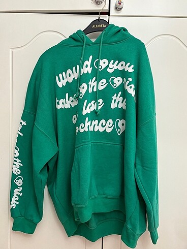 BERSHKA SWEATSHIRT