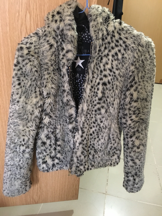 Bershka Kapşonlu kürk mont