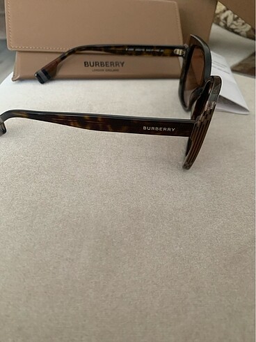 Burberry Burberry güneş gözlüğü