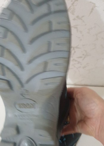 bir defa giyinmiş iş ayakkabısı - Görsel 3