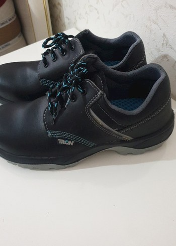 bir defa giyinmiş iş ayakkabısı - Görsel 4