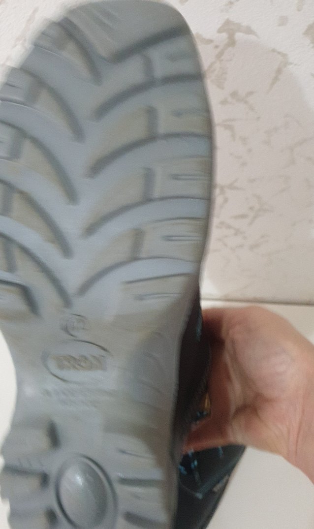 bir defa giyinmiş iş ayakkabısı - Görsel 3