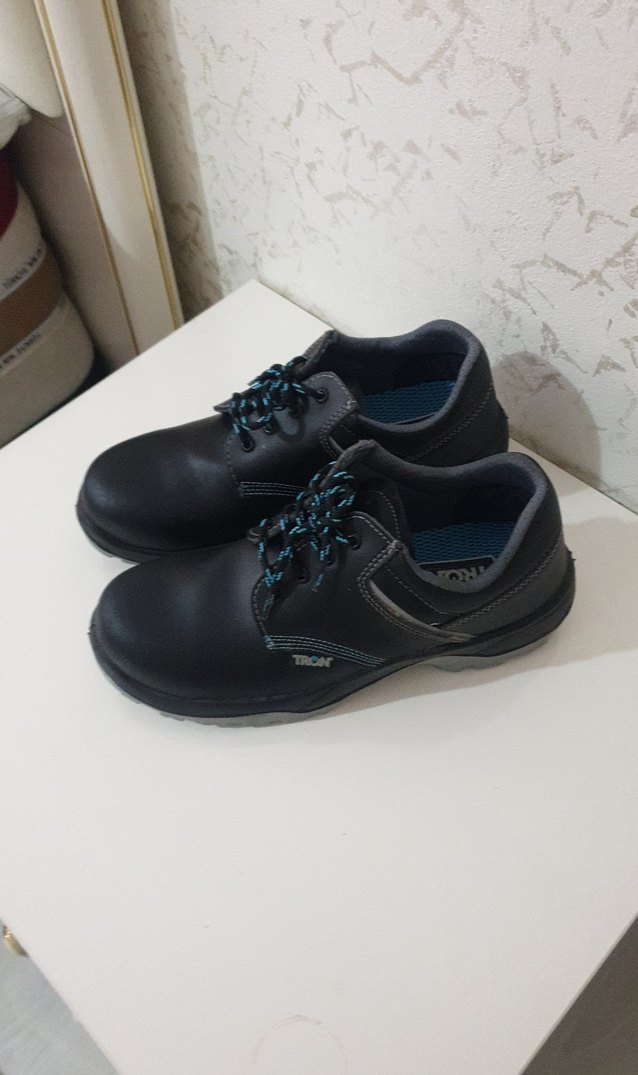 bir defa giyinmiş iş ayakkabısı - Görsel 2