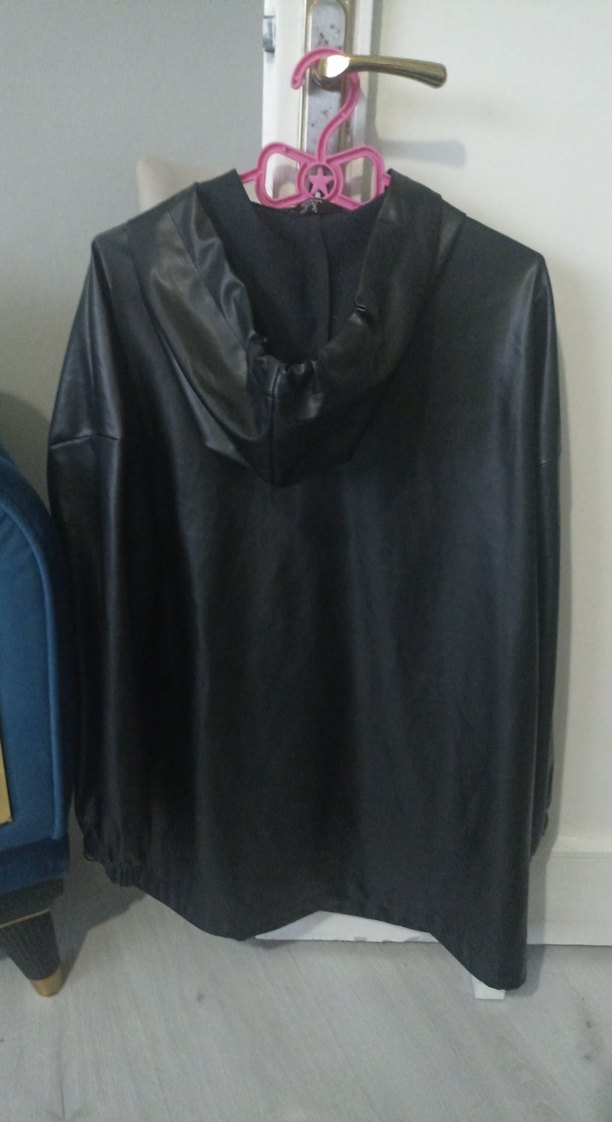 Siyah Deri Kadın Ceket Kapüşonlu - Görsel 2