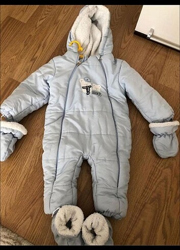 Bebek astronot mont 