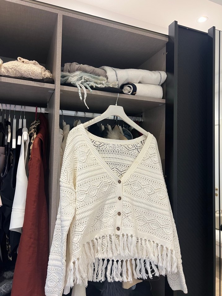 Bohem Tarz Beyaz Nakışlı Örgü Hırka - Görsel 2