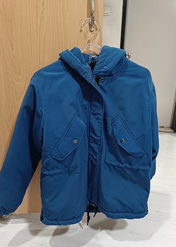Mavi Kapüşonlu Kadın Mont