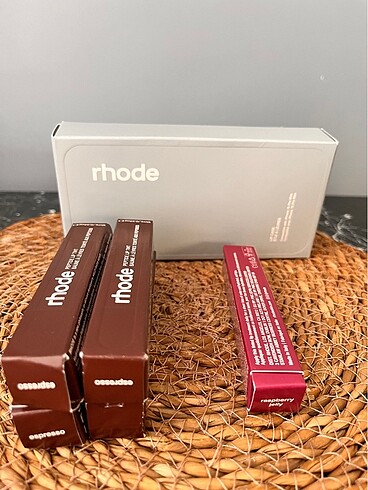  Beden Rhode Lip Tint-espresso