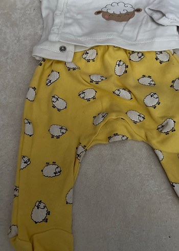 Sarı Desenli Yenidoğan Erkek Bebek Takımı - Görsel 4