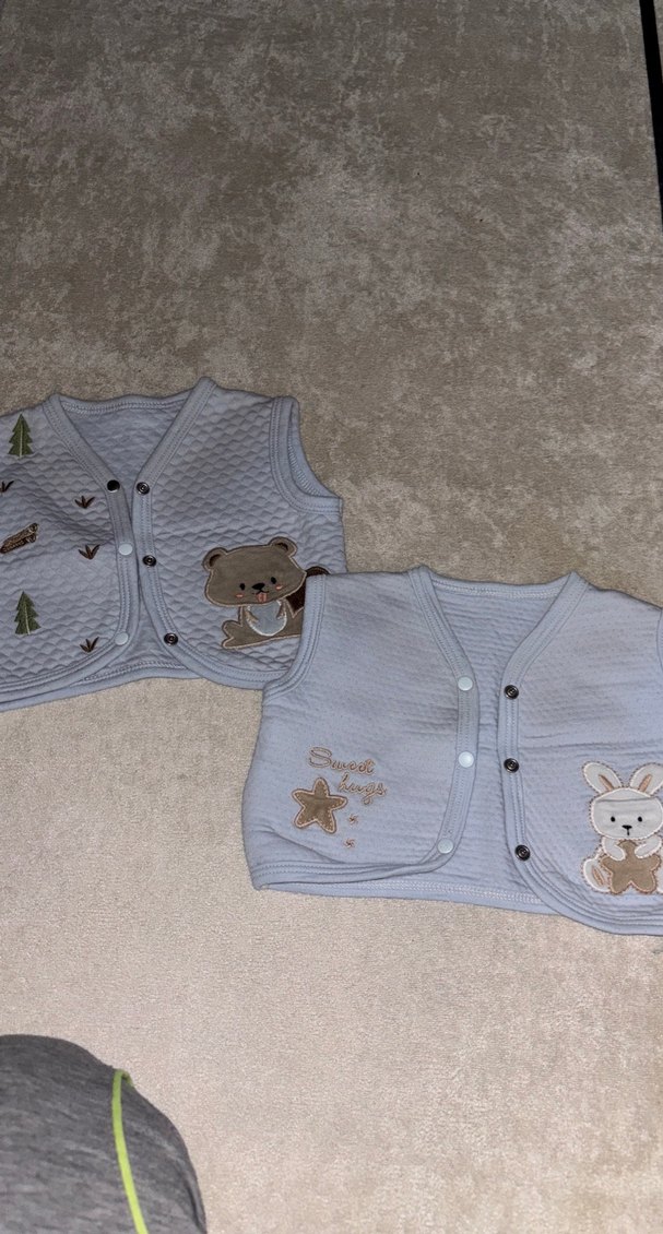 Gri Nakışlı Erkek Çocuk Triko Yelek - Görsel 3