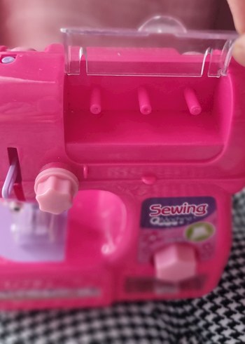 Renkli Pembe Dikiş Makinesi