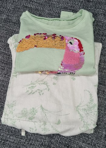 Tişört ve pantolon takım
