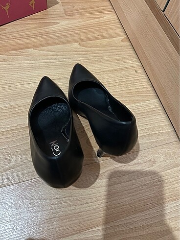 37 Beden siyah Renk Gön deri stiletto
