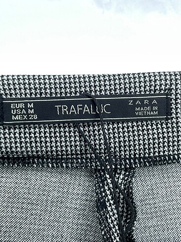 m Beden çeşitli Renk Zara Kumaş Pantolon %70 İndirimli.