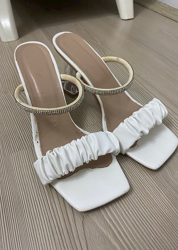 39 Beden Beyaz Pilili Stiletto Kadın Abiye Ayakkabı