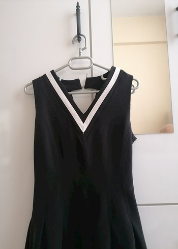 Siyah Beyaz V Yaka Mini Elbise - Görsel 7