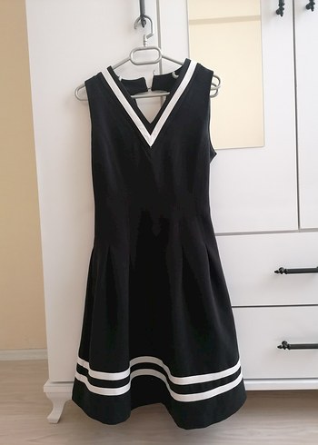 Siyah Beyaz V Yaka Mini Elbise - Görsel 6