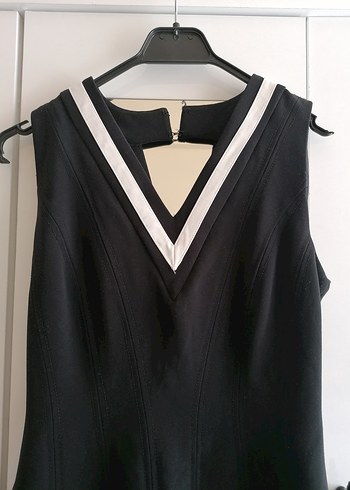 V Yaka Siyah Mini Elbise - Görsel 4