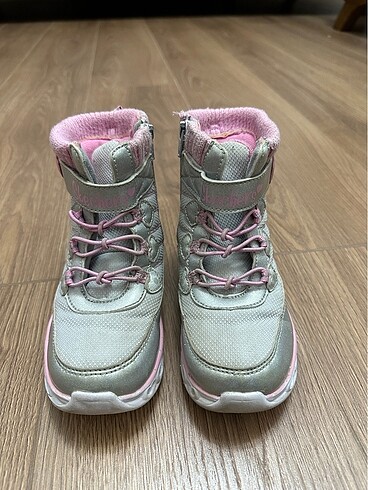 Skechers bot