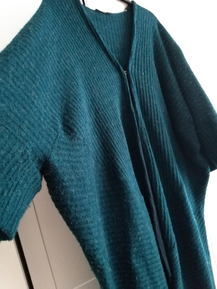 Uzun yeşil salaş hırka - Görsel 3