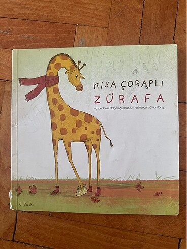 Kısa çoraplı zürafa