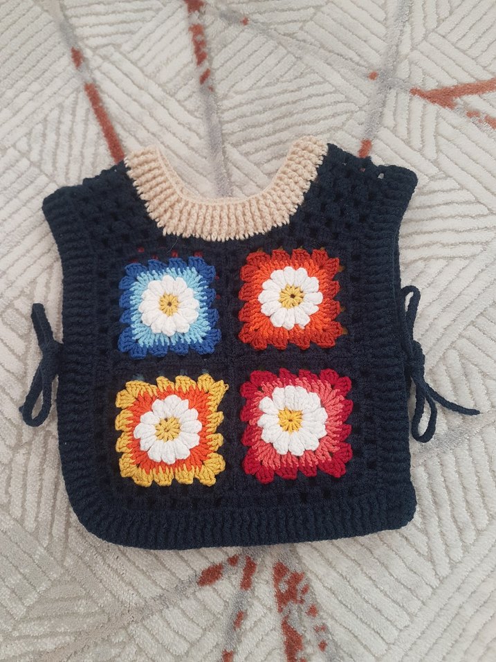 Çiçek Nakışlı Kız Örgü süveter - Görsel 2