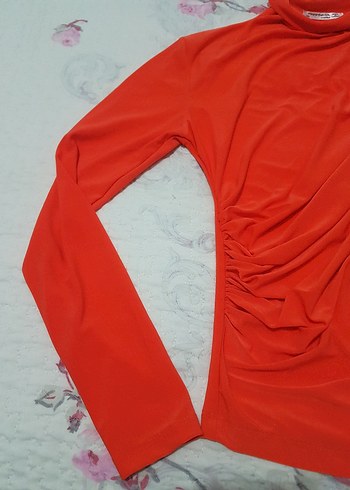 Kırmızı Yüksek Yakalı Drapeli Kadın Bluz - Görsel 3