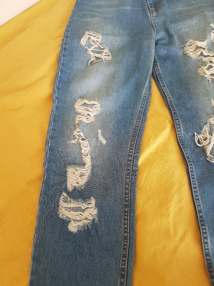 Dizlerde Yırtık Detaylı Mavi Bol Kesim Kadın Kot Pantolon - Görsel 2