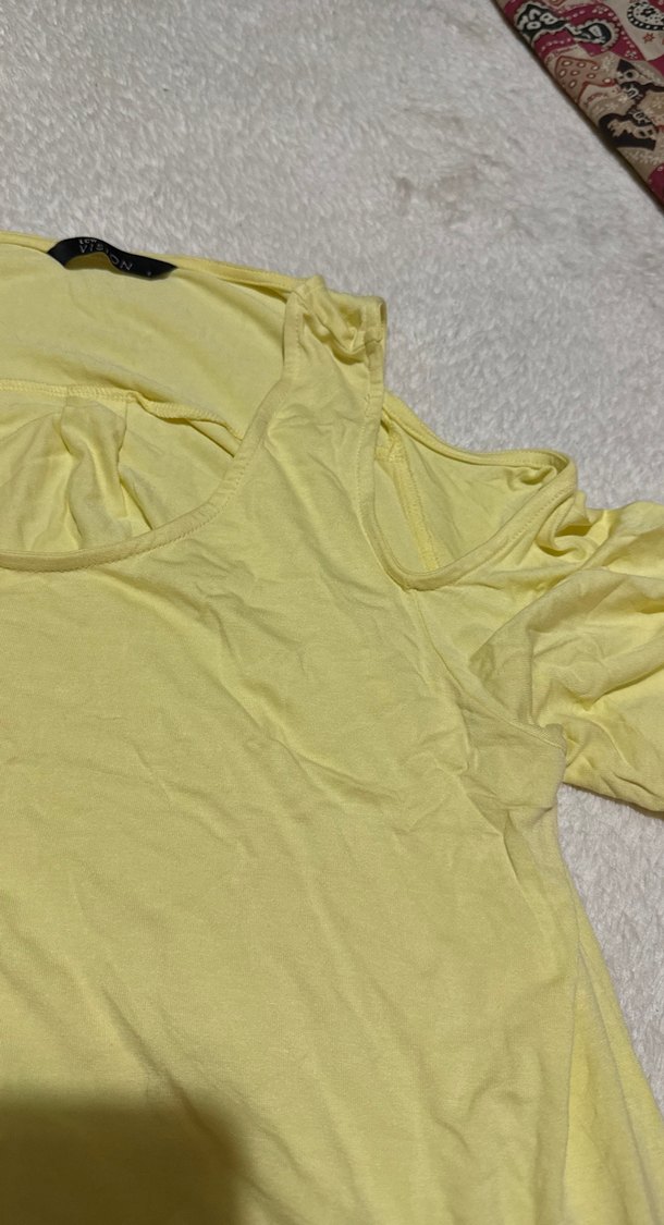 Sarı Pencereli Kısa Kollu Bluzu - Görsel 2