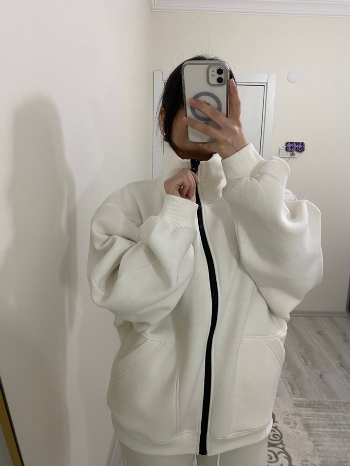 Yüksek Yakalı Beyaz Fermuarlı Kadın Ceket - Görsel 3