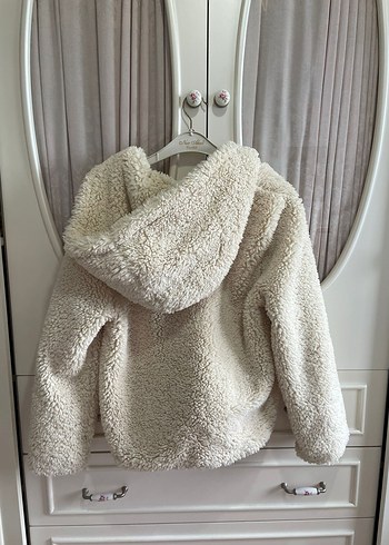 36 Beden Kapüşonlu, Peluş Detaylı krem Kadın Ceket