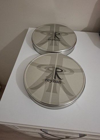Reyhan Pudra - Bej ve Gri Tonlar